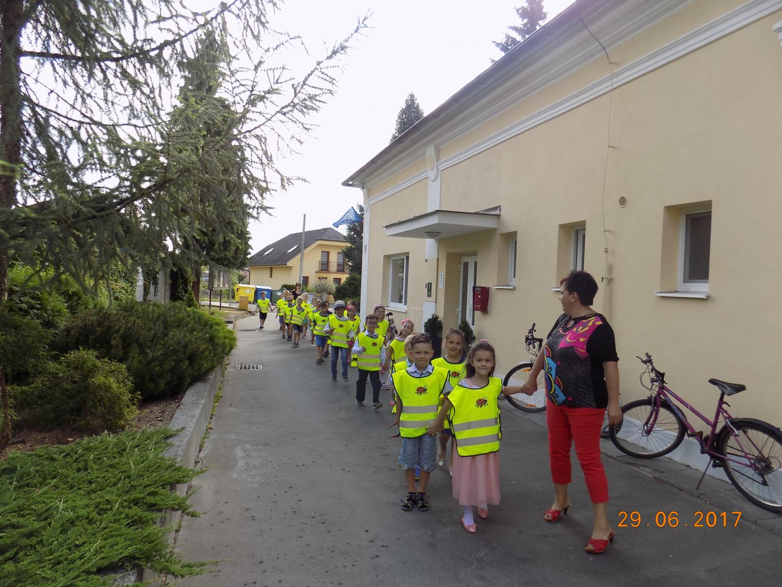 Fotogaléria Prijatie predškolákov na OcÚ, 29. 6. 2017 (50) Prijatie predškolákov na OcÚ, 29. 6. 2017