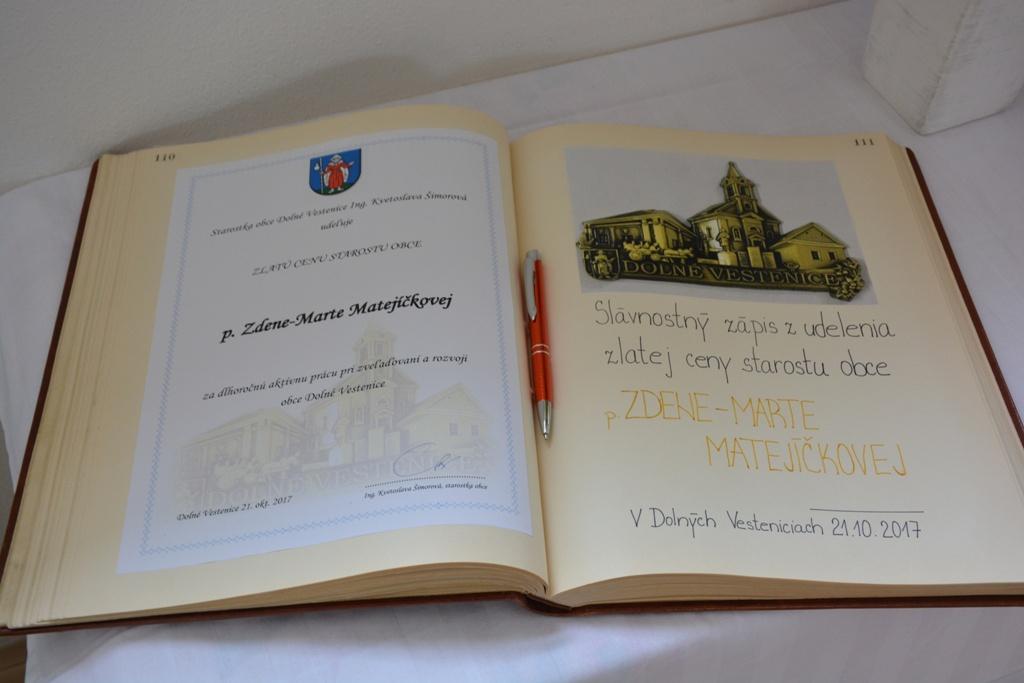Fotogaléria Udelenie zlatej ceny starostu obce p. Zdene-Marte Matejíčkovej (12) Udelenie zlatej ceny starostu obce p. Zdene-Marte Matejíčkovej